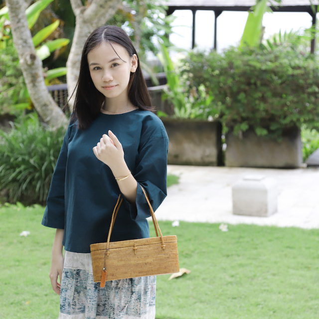 極細編みアタバッグ かごバッグ