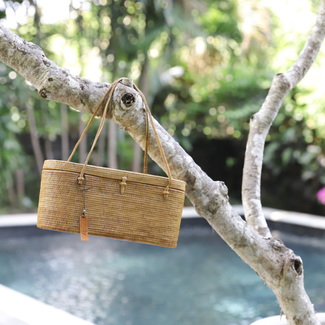 極細編みアタバッグ かごバッグ