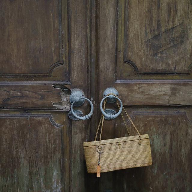 極細編みアタバッグ かごバッグ