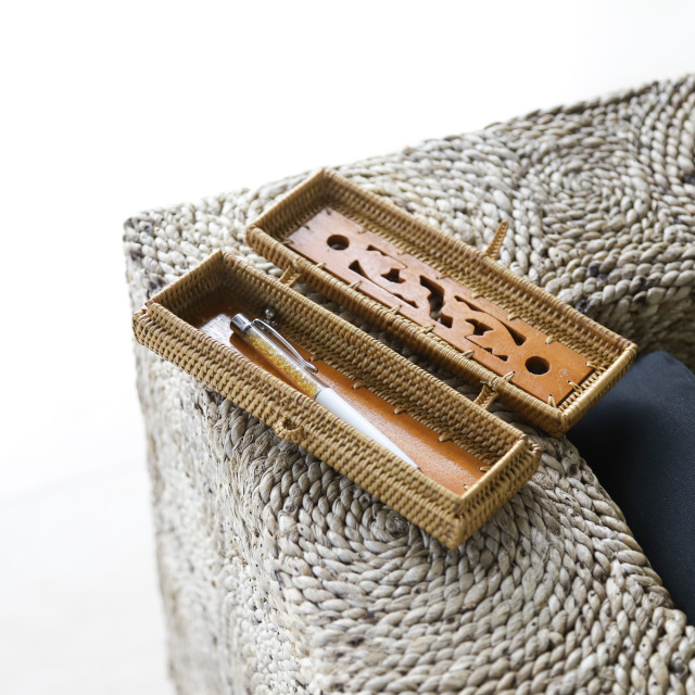 アタ　ボックス　蓋つき　木彫り