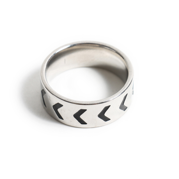 【50%OFF】矢印 リング