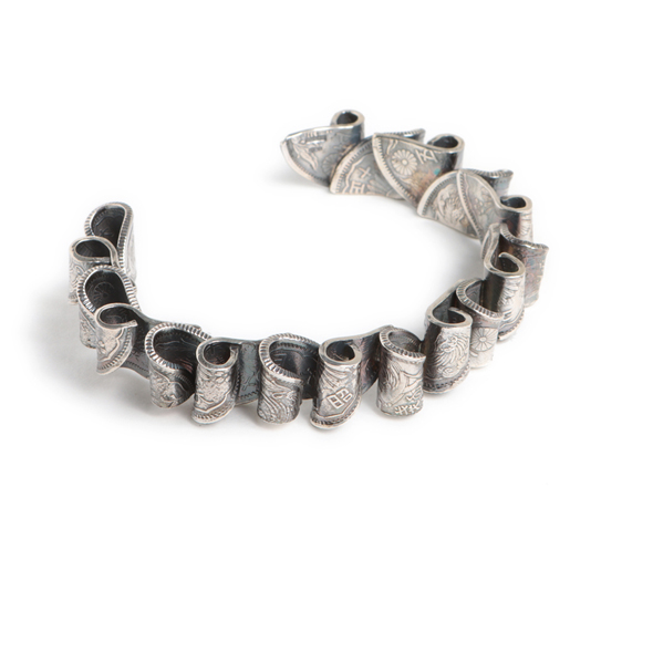 VIVIFY (ビビファイ)  50 Sen Coins Half-Coin Wave Bangle 