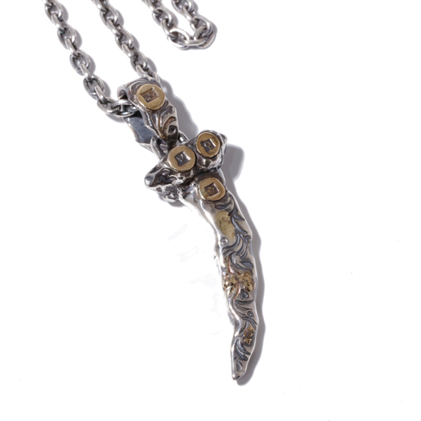VIVIFY (ビビファイ) Arabesque Bear Claw Pendant Head w/gold