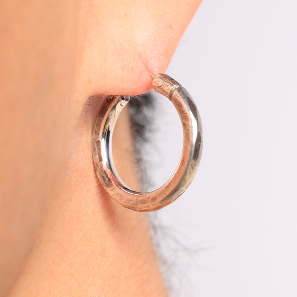 VIVIFY (ビビファイ) ThreeSides Hammered Hoop Pierce/3mm body (L)