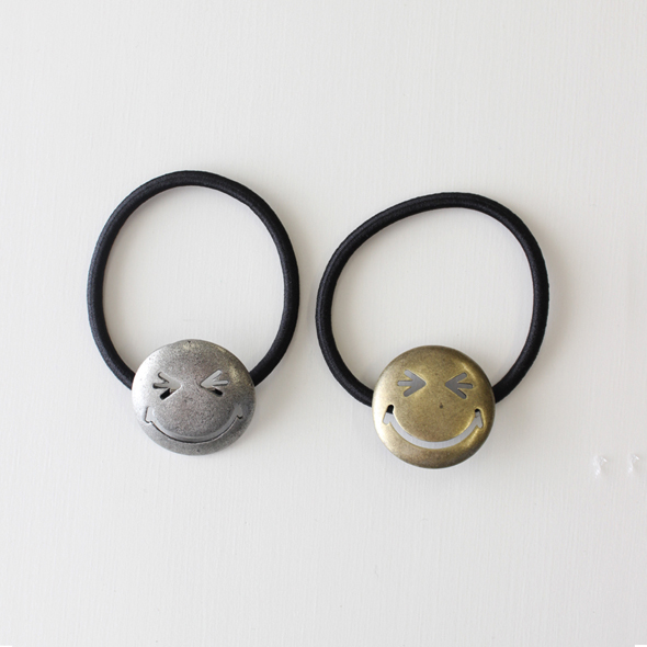 【50%OFF】Happy Smile Hair Gom【メール便可】