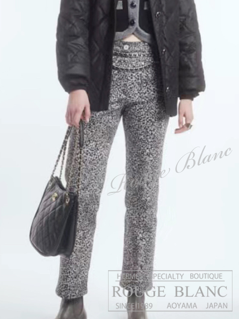 シャネル　21B　ジーンズ　デニム　パンツ　ブラック×ホワイト　ジーパン　#34 　タグ付　P71262　【新品】CHANEL Denim Pants Black×White 【NEW】
