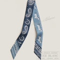 エルメス　ツイリースカーフ　"シュヴァル・ドゥ・クール・バンダナ"　ブルージーン×ブルーマリン×ブラン　【新品】 HERMES Twilly Scarf  "Cheval de Coeur Bandana" Bleu jean× Bleu marine×Blanc 【NEW】