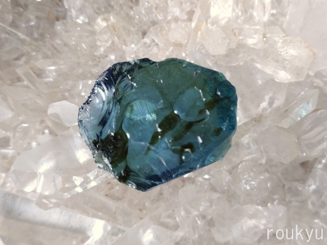 ☆気品ある輝き/アンダラクリスタル ロイヤルブルー/天然ガラス鉱物 アンダラ・クリスタル（ブルー・11.0g） 【AC25BL003】