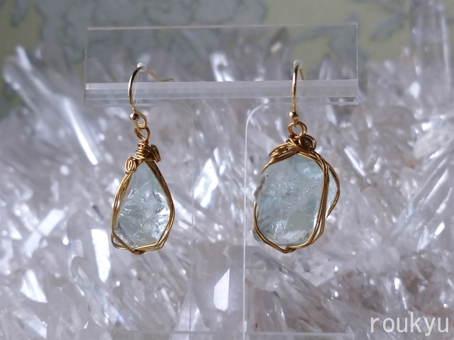 アンダラ・クリスタル（ライトブルー） ／ピアス【AC25PI-008】