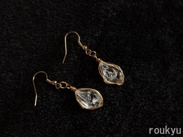 アンダラピアス