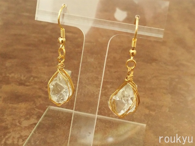 アンダラピアス