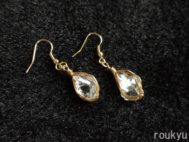 アンダラピアス