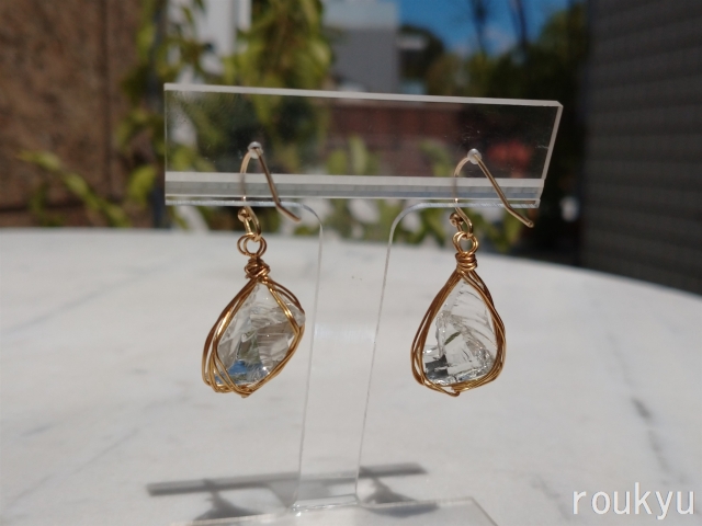 アンダラピアス