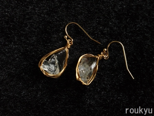 アンダラピアス