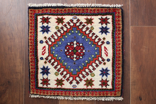 【送料無料】ヤラメのミニ絨毯（約40×40cm）　133