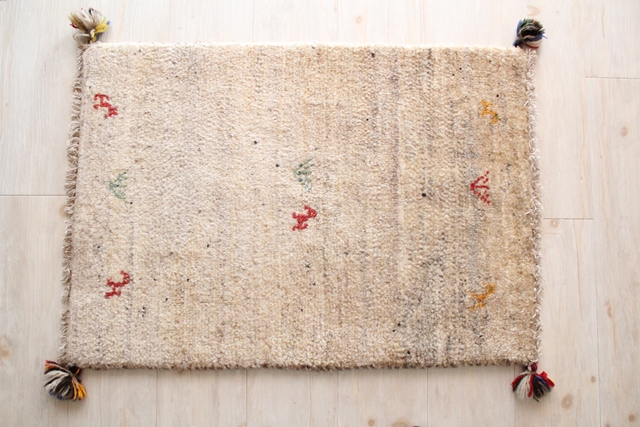 遊牧民のじゅうたん　ギャッベ（玄関マットサイズ大　79×56cm）　154