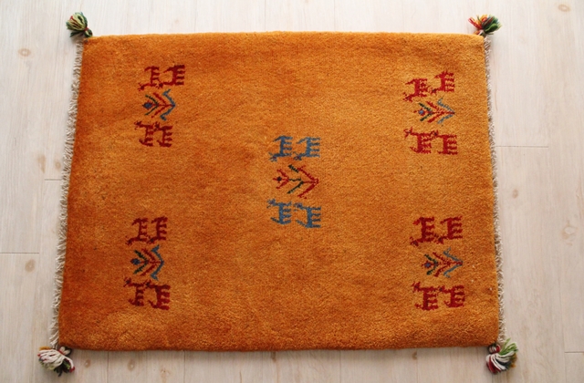 遊牧民のじゅうたん　ギャッベ（玄関マットサイズ大　86×65cm）　161