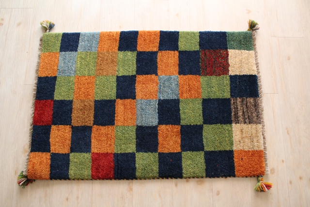 遊牧民のじゅうたん　ギャッベ（玄関マットサイズ大　90×60cm）　187