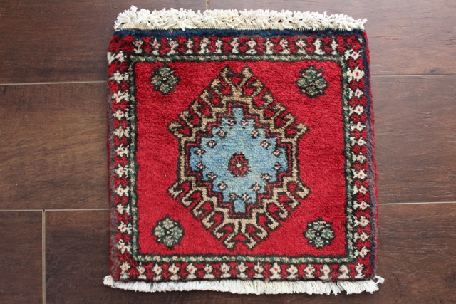 【送料無料】ヤラメのミニ絨毯（約30×30cm）　193