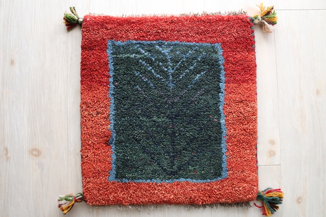 遊牧民のじゅうたん　ギャッベ（約40×40cmサイズ）　454