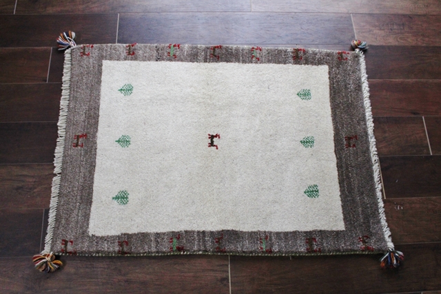 遊牧民のじゅうたん　ギャッベ（ラグサイズ小　104×75cm）　5215