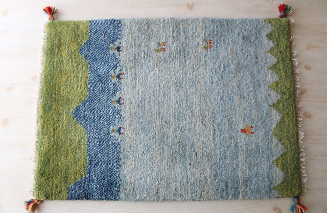 【送料無料】遊牧民のじゅうたん　ギャッベ（玄関マットサイズ中　75×52cm）　81