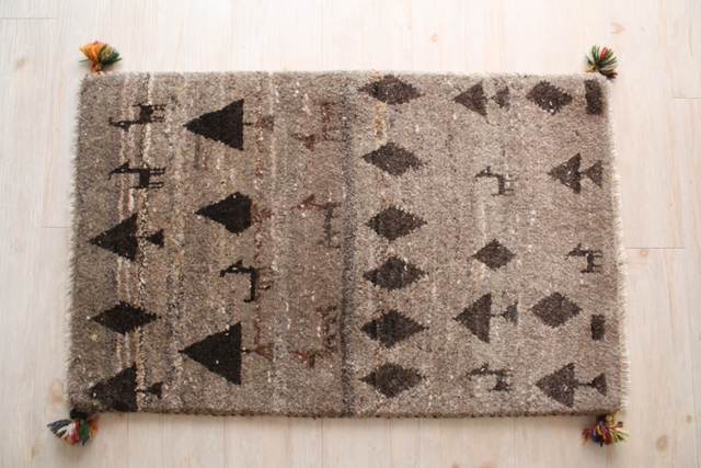 遊牧民のじゅうたん　ギャッベ（玄関マットサイズ大　87×55cm）　882