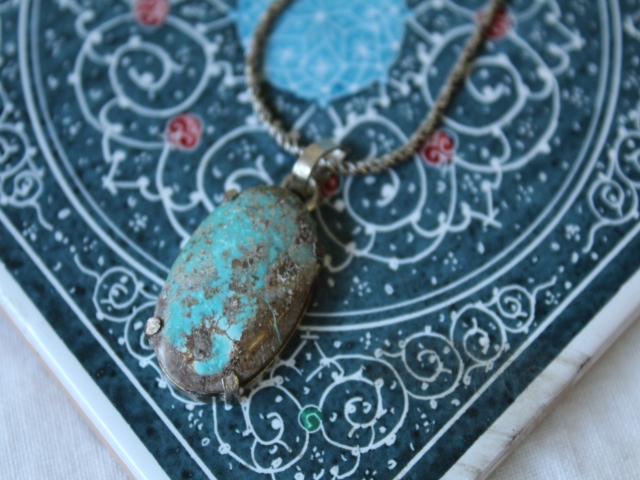 【値下げしました！】ペルシャ産ターコイズ・ペンダントヘッド AC363