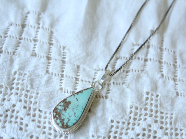 ペルシャ産ターコイズ・ペンダントヘッド AC364