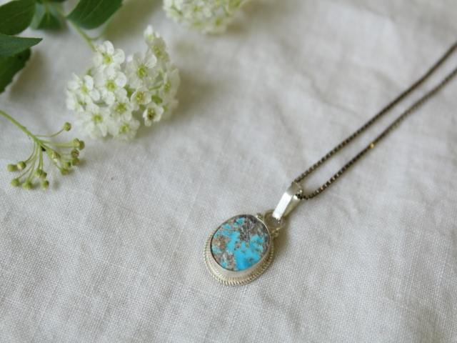 【値下げしました！】ペルシャ産ターコイズ・ペンダントヘッド AC369