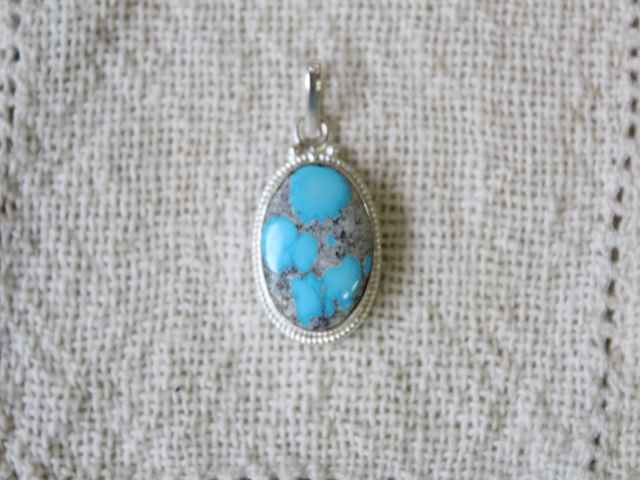 【送料無料】ペルシャ産ターコイズ・ペンダントヘッド AC514