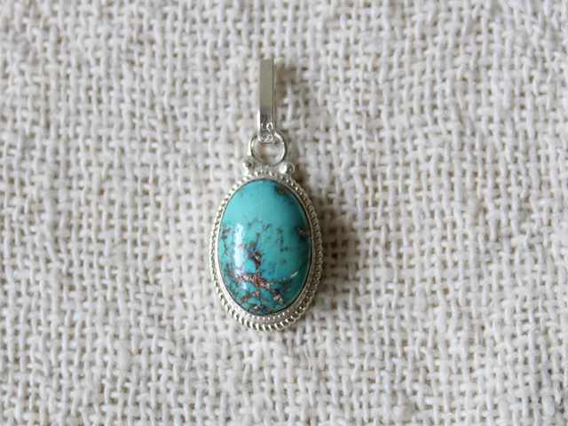 ペルシャ産ターコイズ・ペンダントヘッド AC530