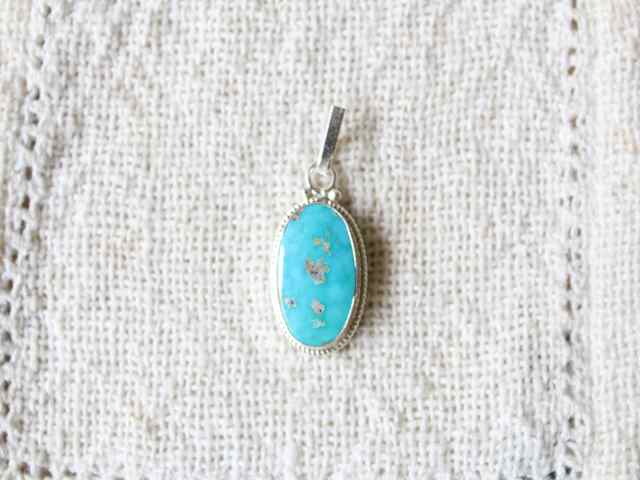 ペルシャ産ターコイズ・ペンダントヘッド AC538