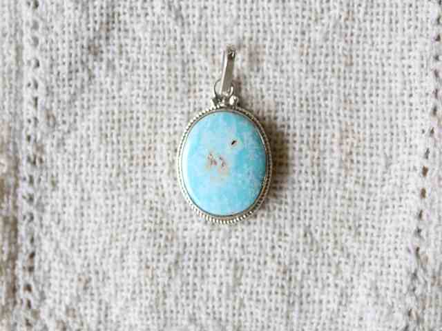 【送料無料】ペルシャ産ターコイズ・ペンダントヘッド AC543