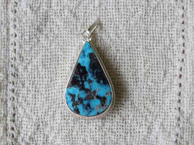 【値下げしました！】【送料無料】ペルシャ産ターコイズ・ペンダントヘッド AC548