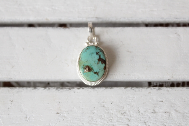 ペルシャ産ターコイズ・ペンダントヘッド AC601