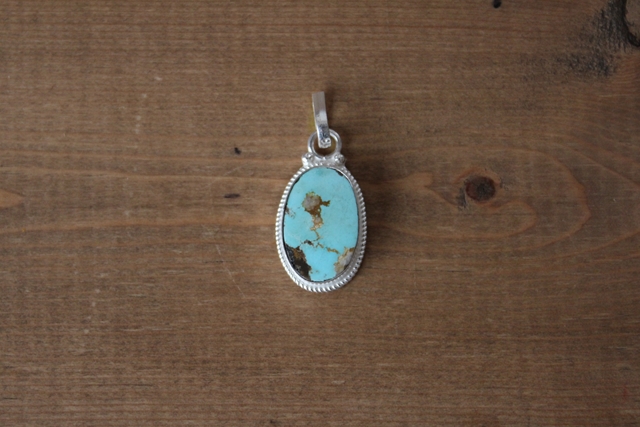 ペルシャ産ターコイズ・ペンダントヘッド AC606