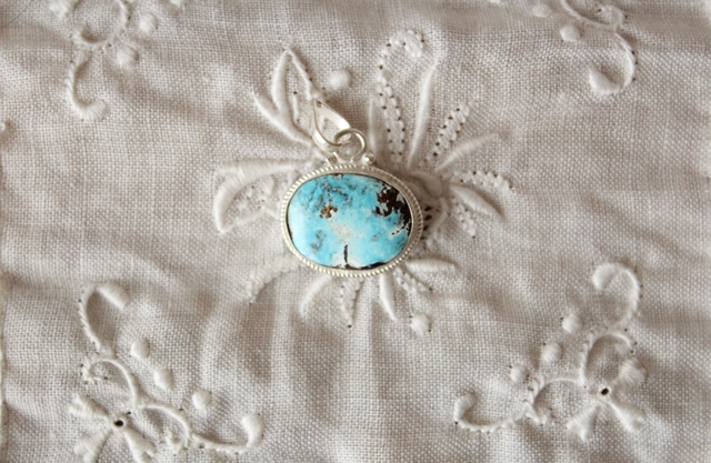 ペルシャ産ターコイズ・ペンダントヘッド AC607