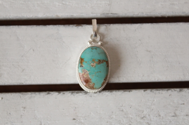 ペルシャ産ターコイズ・ペンダントヘッド AC608