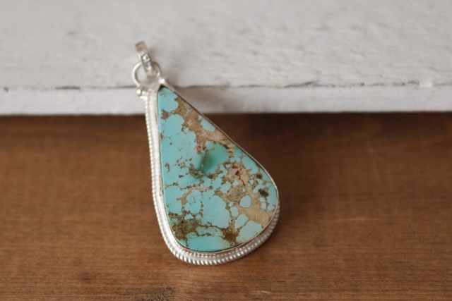 ペルシャ産ターコイズ・ペンダントヘッド AC614