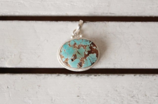 ペルシャ産ターコイズ・ペンダントヘッド AC615