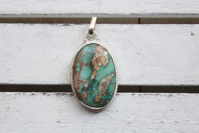 ペルシャ産ターコイズ・ペンダントヘッド AC624