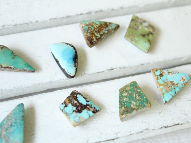 ペルシャ産ターコイズのルース（裸石）・小-1　 AC404-2