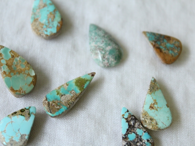 ペルシャ産ターコイズのルース（裸石）・小-1　 AC404-4