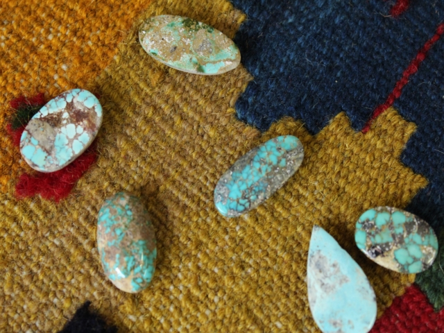 ペルシャ産ターコイズのルース（裸石）・中-1　 AC406