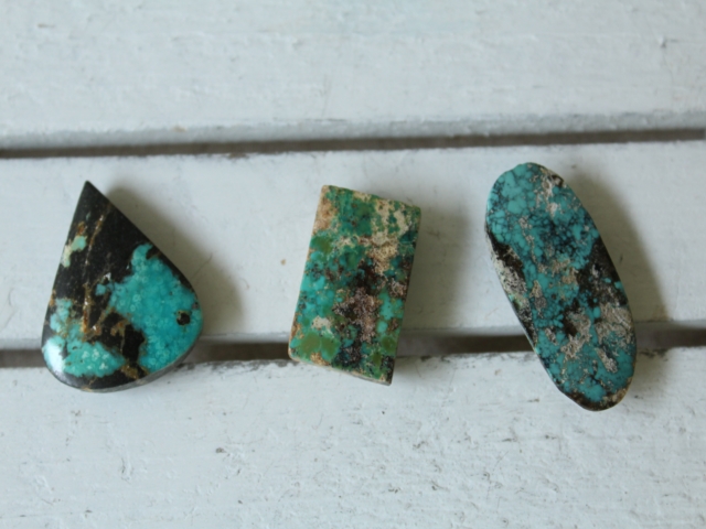 ペルシャ産ターコイズのルース（裸石）・大-2　 AC409