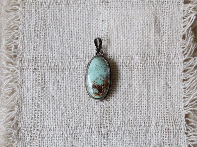 【値下げしました！】ペルシャ産ターコイズ・ペンダントヘッド AC138