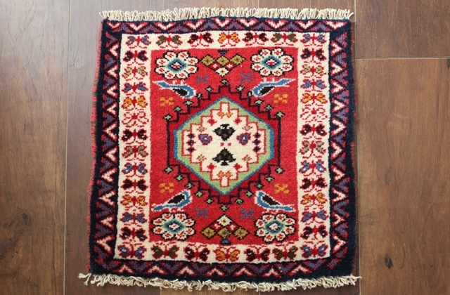 【送料無料】ヤラメのミニ絨毯（約40×40cm）　134