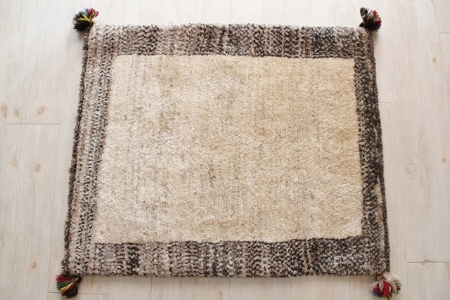 遊牧民のじゅうたん　ギャッベ（玄関マットサイズ大　79×67cm）　151