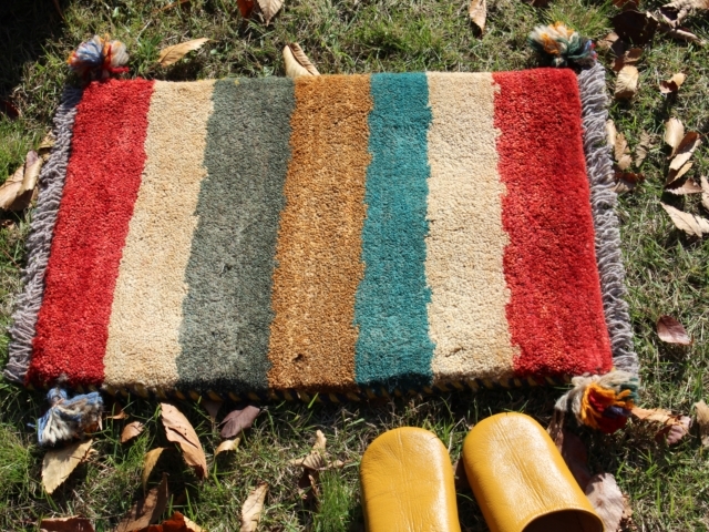 遊牧民のじゅうたん　ギャッベ（玄関マットサイズ小　約60×40cm） 6178